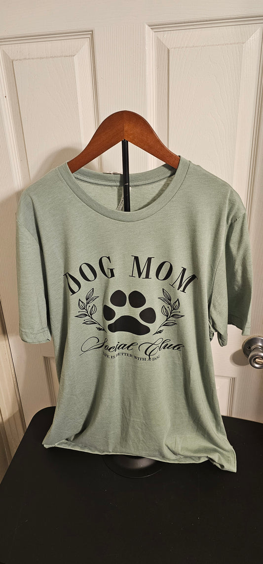 Dog mom social club t-shirt